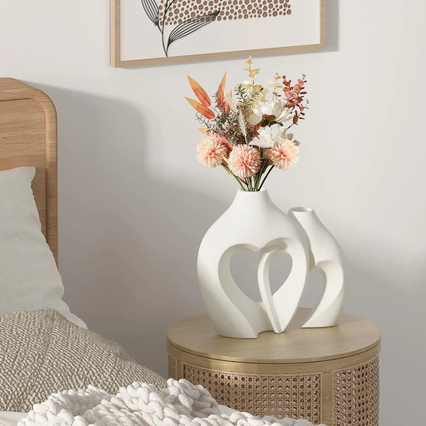 Heart-Shaped White Ceramic Vases, Set of 2, Nordic Minimalist Decorative Vases for Table Centerpiece, Wedding, Dining, Living Room, Office, and Home Decor.